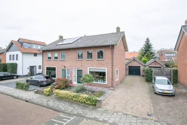 Woning van Lyndenlaan 12 Hoevelaken