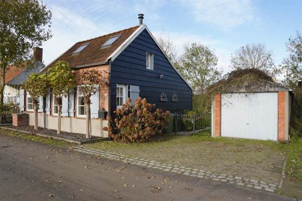 Woning Tragel West 56 Schoondijke