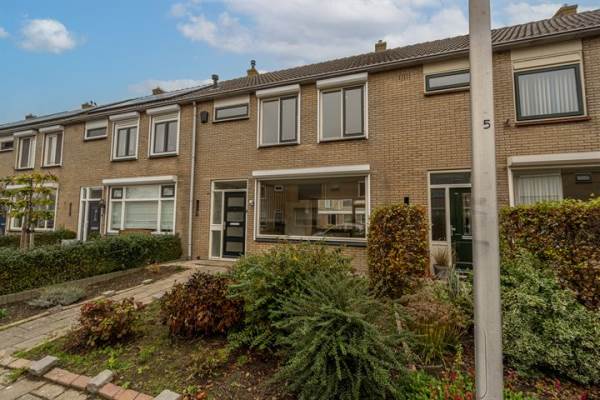 Woning van Almondestraat 12 Goudswaard