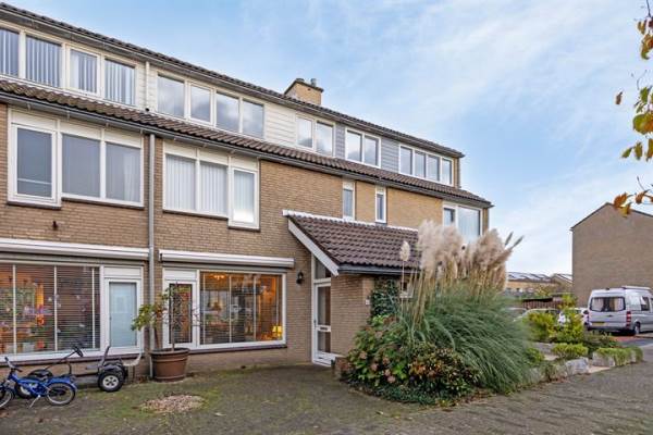 Woning Delfland 4 Roelofarendsveen