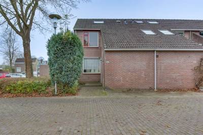Woning Esdoornhof 247 Kampen