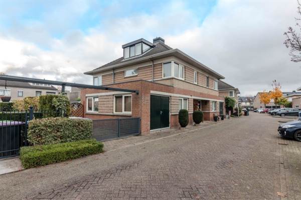 Woning Madelon Lulofsstraat 28 Spijkenisse