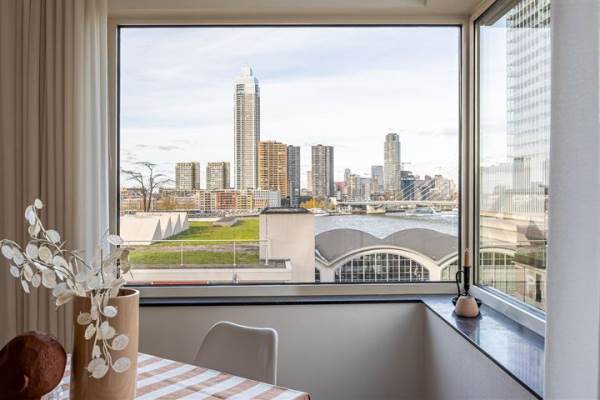 Woning Van der Hoevenplein 24 Rotterdam