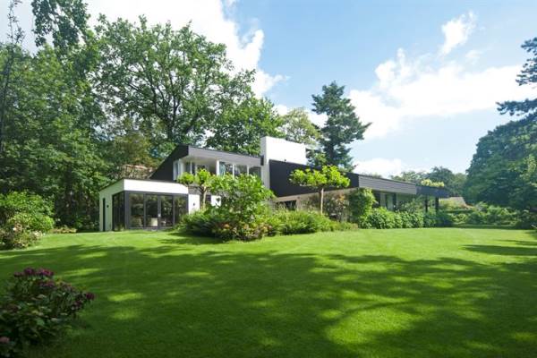 Woning Prinses Carolinalaan 11 Baarn