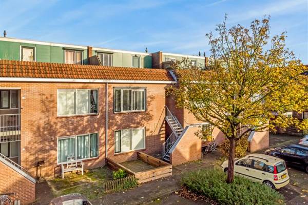 Woning Bloemenhof 12 Limmen