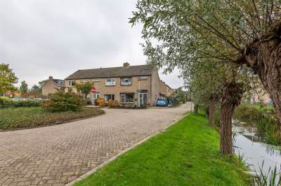Woning Esdoornstraat 2 Schelluinen
