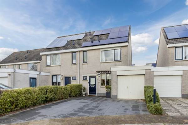 Woning Maarten Trompstraat 3 Hellevoetsluis