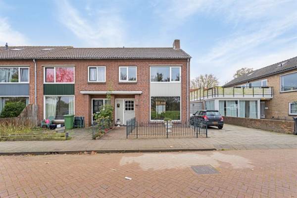 Woning Populierenstraat 27 Roelofarendsveen