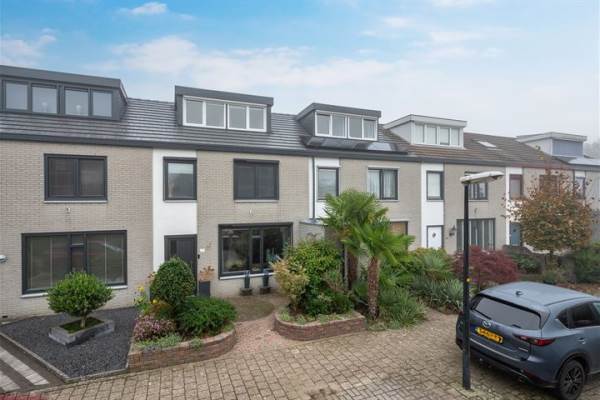 Woning Carry van Bruggenstraat 27 Apeldoorn