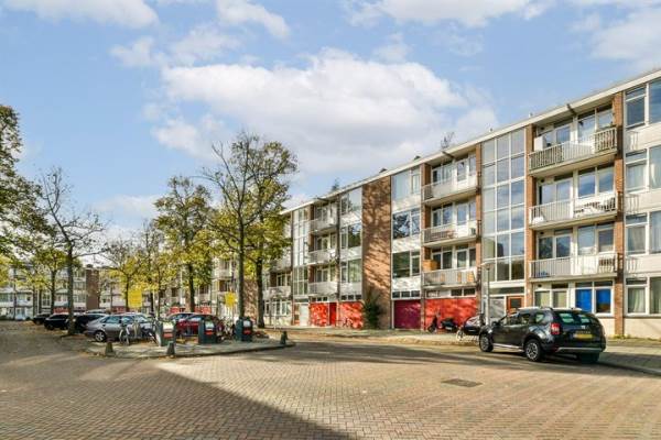 Woning Loevestein 104 Amsterdam