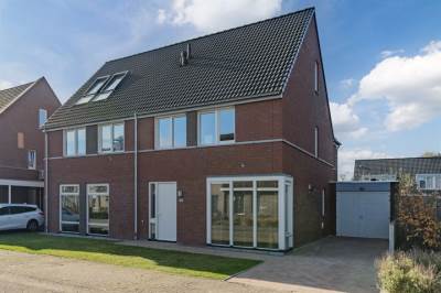 Woning Pastoor van Ervenstraat 49 Ommel