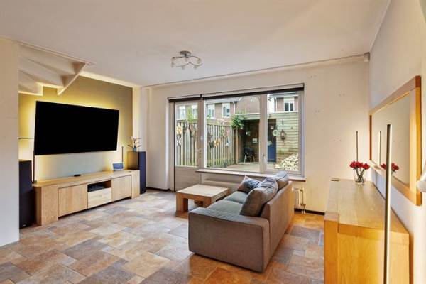 Woning Steur 15 Hendrik-Ido-Ambacht