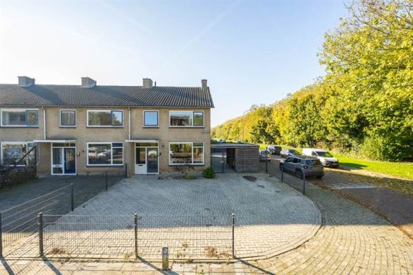 Woning Waardenburglaan 2 Tiel