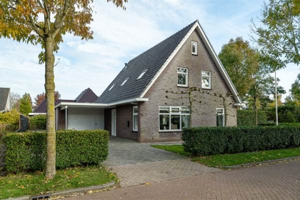 Woning Roggeblom 15 Buitenpost