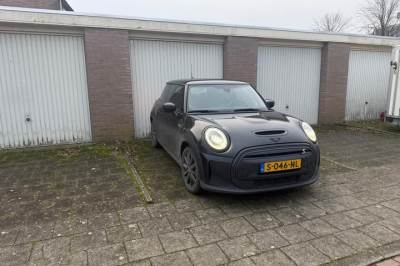 Garage Burgemeester Van den Steenstraat 27 Tiel