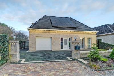 Woning Eikenrijs 3 St. Willebrord