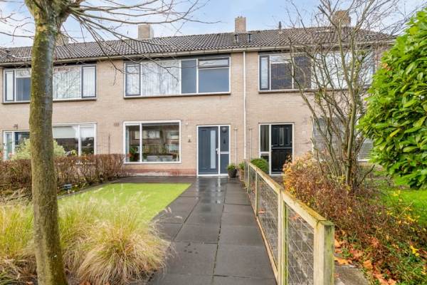 Woning Lautastins 16 Stiens