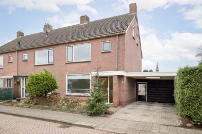 Woning Lange Weide 12 Oudendijk