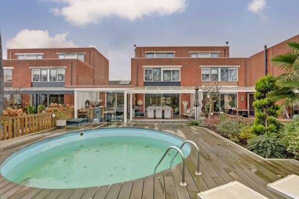 Woning Lokkertsemolenweg 312 Hoogvliet Rotterdam