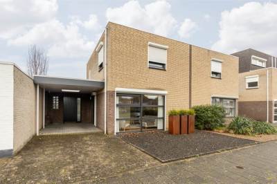 Woning Jan van Salmstraat 25 Born