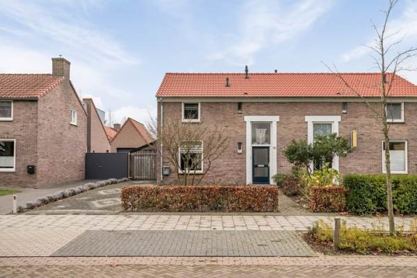 Woning Sint Willibrordusplantsoen 28 Deurne