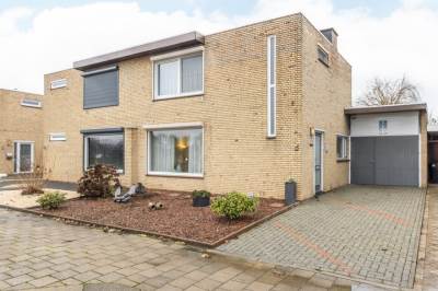 Woning Gouverneur Ruijs de Beerenbroucklaan 12 Holtum