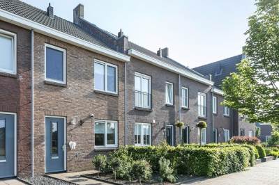 Woning Bloemenweg 9 Dirksland