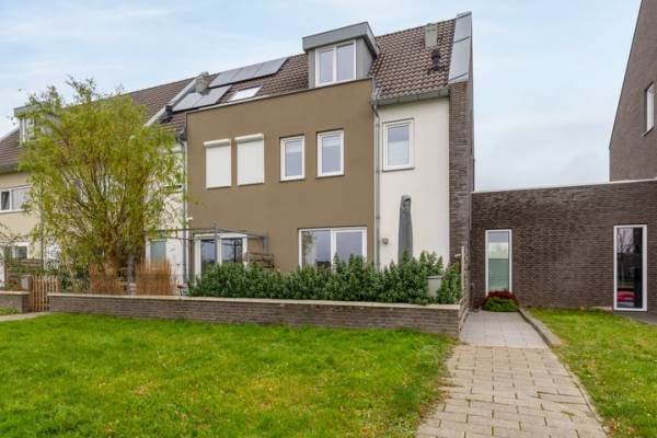Woning Kanaalboulevard 20 Urmond