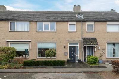 Woning Monseigneur Nolensstraat 27 Rijen