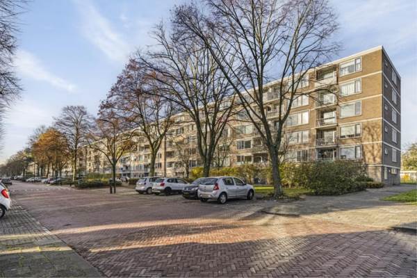 Woning Burgemeester Caan van Necklaan 194 Leidschendam
