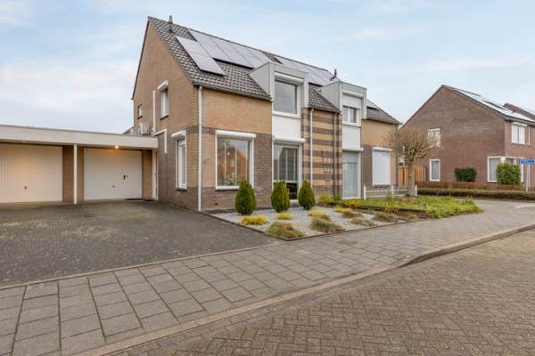 Woning Jan van Salmstraat 49 Born