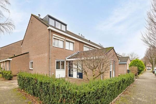 Woning Vermeerplantsoen 129 Drunen