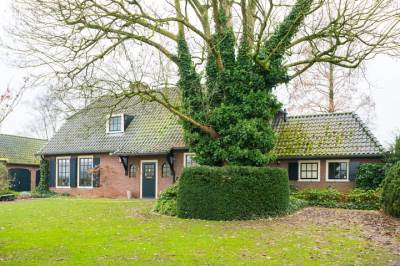 Woning Dr Hoegenstraat 1 Azewijn