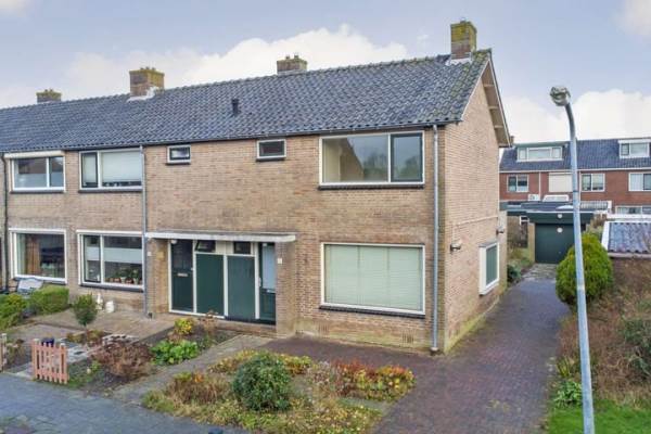 Woning Pastoor van Haasterstraat 24 Ursem (Gem. Koggenland)