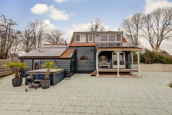 Woning Middelsluissedijk OZ 82 Numansdorp