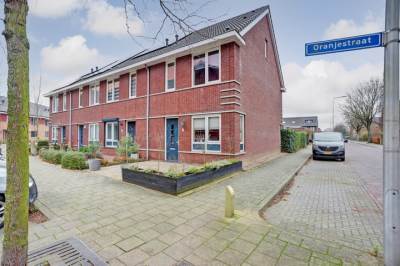 Woning Oranjestraat 64 's-Gravendeel