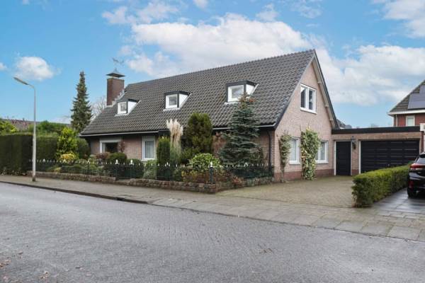 Woning Ambachtlaan 1 Hoogland