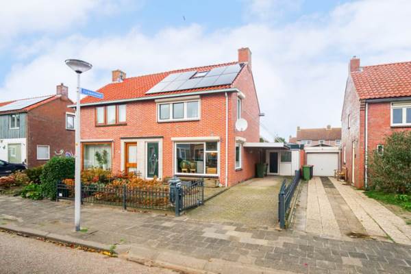 Woning IJsselmeerstraat 12 Den Oever
