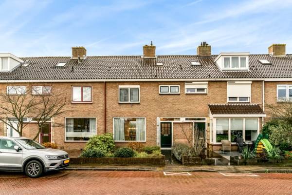 Woning Jan van Bergenstraat 5 Heemskerk