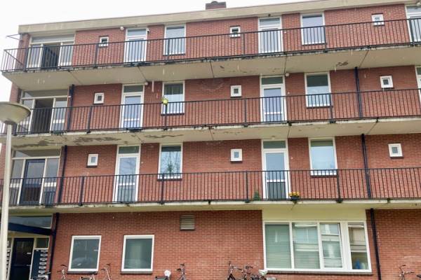 Woning Laan van Kortrijk 107 Almelo