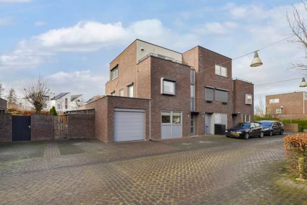 Woning De Terpen 14 Waalwijk
