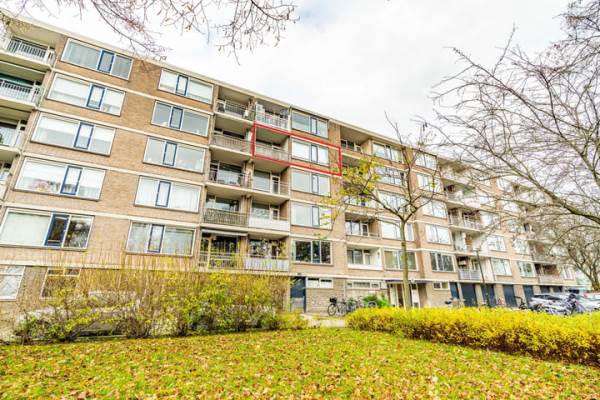 Woning Burgemeester Caan van Necklaan 252 Leidschendam