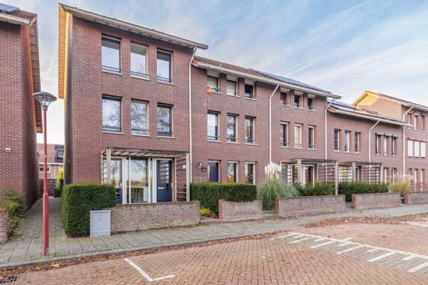 Woning Valeriaan 27 Puttershoek