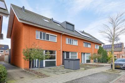 Woning Anna Marie van Schurmanstraat 33 Rijen