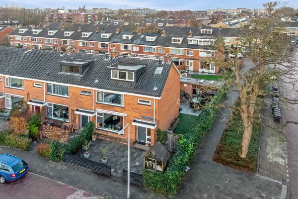 Woning Jan van Brakelplantsoen 14 Voorschoten