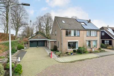 Woning Van der Leeplein 8 Aarlanderveen