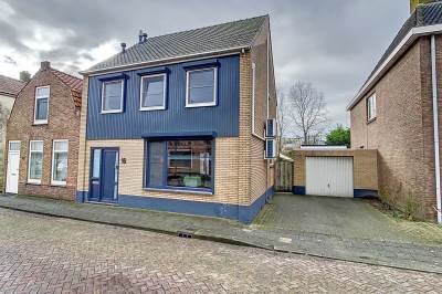 Woning Mr. P.C. Hennequinstraat 16 Oostburg