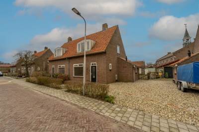 Woning Adrianus van Vugtstraat 6 Strijensas