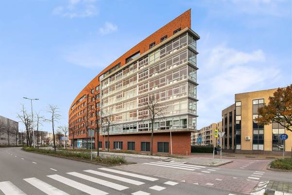 Woning Dr. J.M. den Uyllaan 213 Spijkenisse