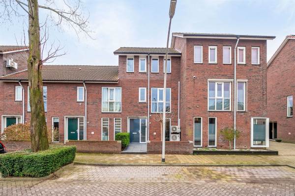 Woning Amandelgaarde 35 Hendrik-Ido-Ambacht